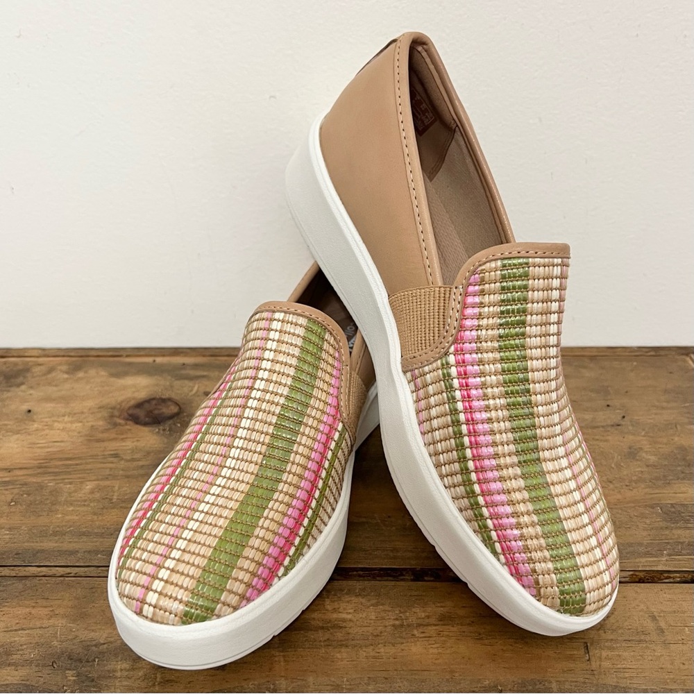 NWOT Clark’s Collection Layton Petal Slip On Sneaker Resort Lightweight Comfort